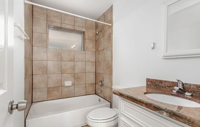 2 beds, 2 baths, $1,200, Unit 6