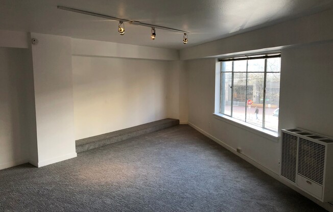 1 bed, 1 bath, 550 sqft, $1,650, Unit Unit 211
