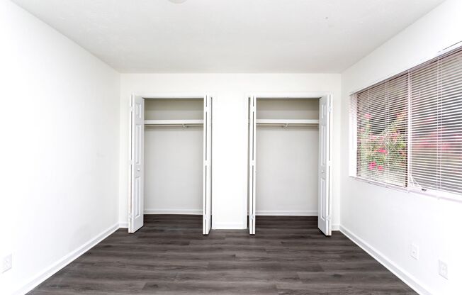 2 beds, 1.5 baths, 1,100 sqft, $980, Unit 103J