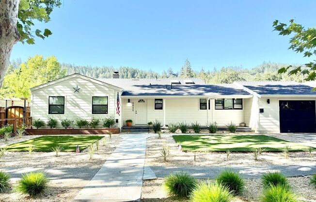 Beautiful Remodeled Calistoga Home On Desirable Tree Lined Street