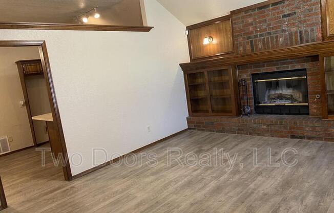 1121 SW 100 TERRACE