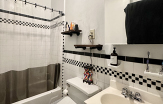 304 W 21 ST