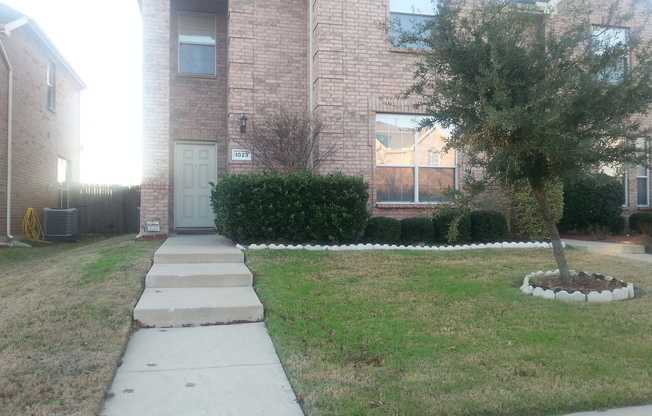 4 Bedroom Townhome !!