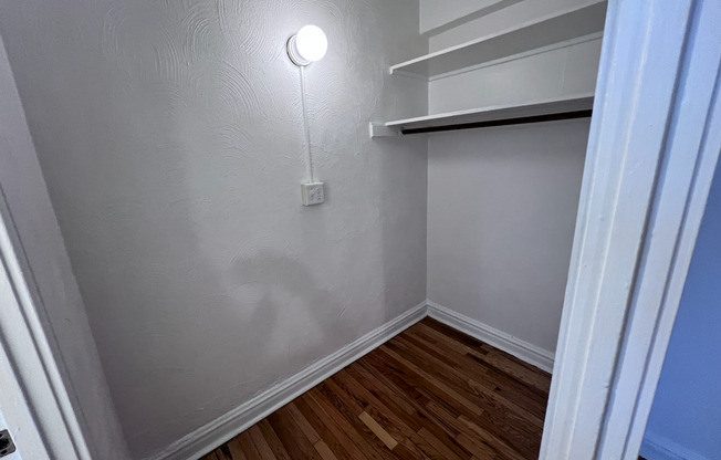 Studio, 1 bath, 400 sqft, $865, Unit 304