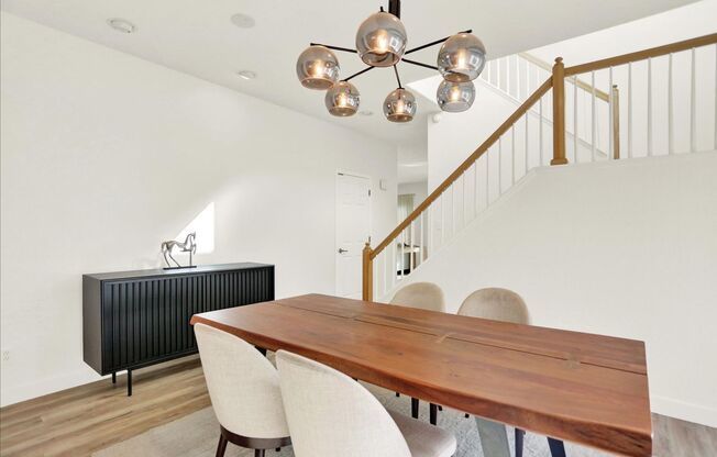 STUNNING 3 Bedroom House in Very Desirable Neighborhood.