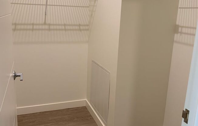 Studio, 1 bath, 740 sqft, $1,990, Unit 128