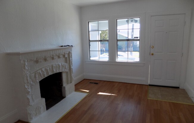 3 beds, 1 bath, $2,900