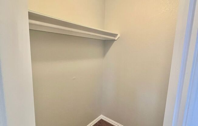 Beautiful 3 bed, 2 bath home in Noble!--1216 N 4th Street