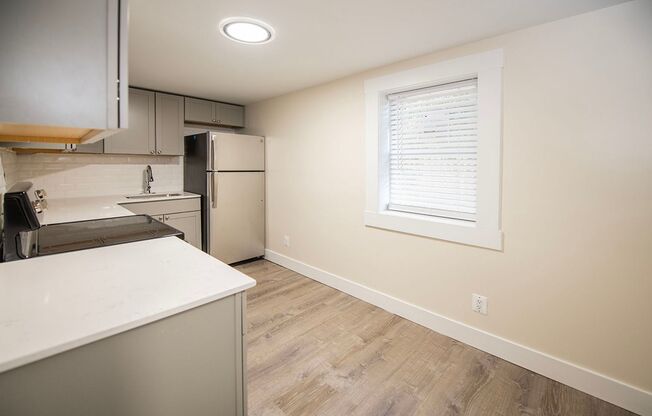 1 bed, 1 bath, 600 sqft, $1,300
