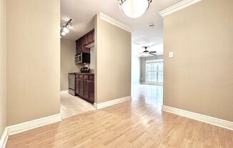 Stylish 2BR Condo in The Bradshaw – Gated Community Near LSU & LSU Lakes!