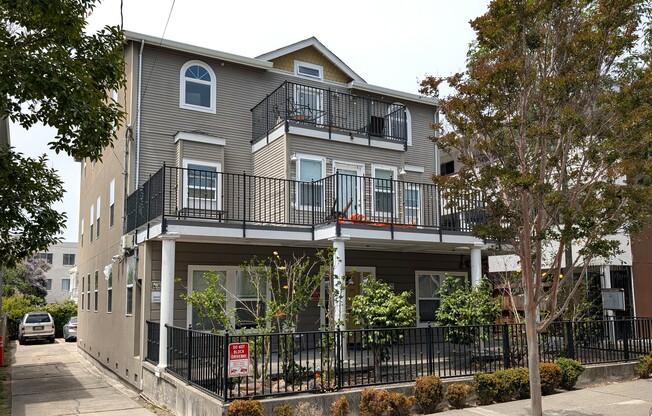 2504 Dana Street