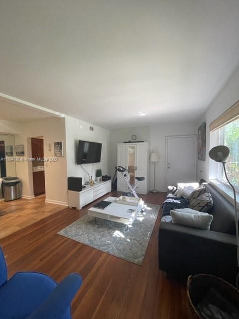 1515 W AVE