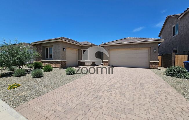Beautiful 4 bedroom and 2.5 bathroom