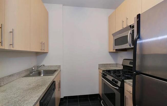 Studio, 1 bath, 625 sqft, $3,700, Unit 25H