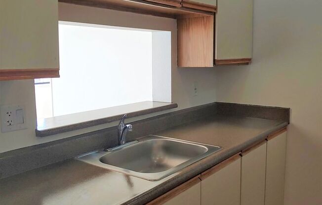 1 bed, 1 bath, 670 sqft, $1,825, Unit C304