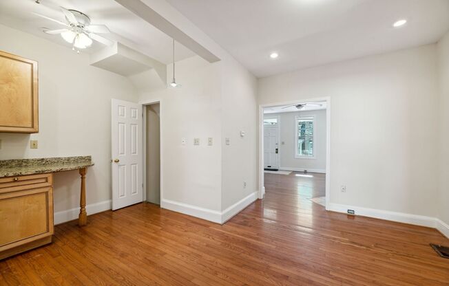 Fantastic Rowhouse in Columbia Heights Available Now