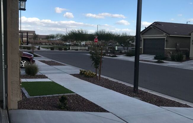 Beautiful Newer 3 bedroom Home Sweetwater & Litchfield in Homestead @ Marley Park Available August!