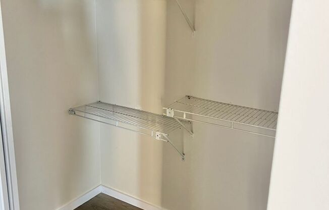 Studio, 1 bath, 413 sqft, $1,295, Unit 212