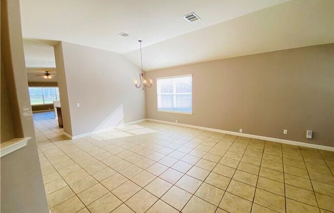 Great home in Sonoma with ceramic tile in all living areas!