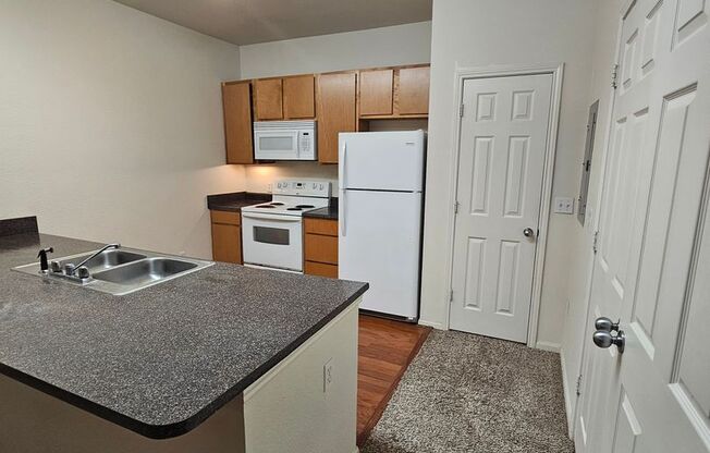 2 beds, 2 baths, $950