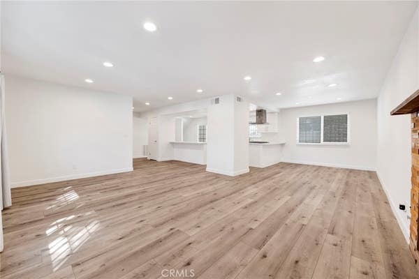 22762 SAN LUIS