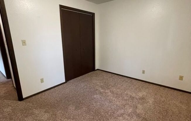 2 beds, 1 bath, 720 sqft, $859, Unit 8