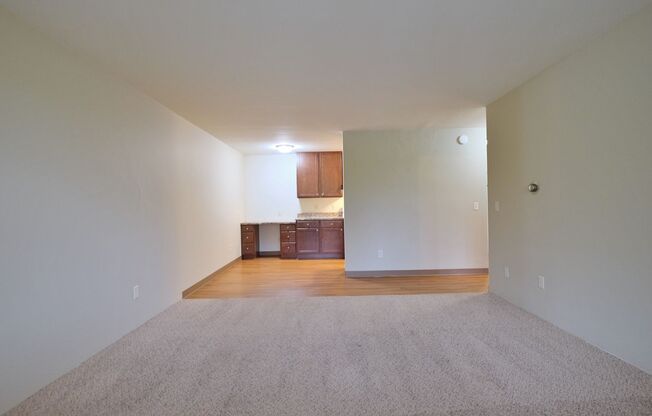 2 beds, 1 bath, 900 sqft, $1,275, Unit 309