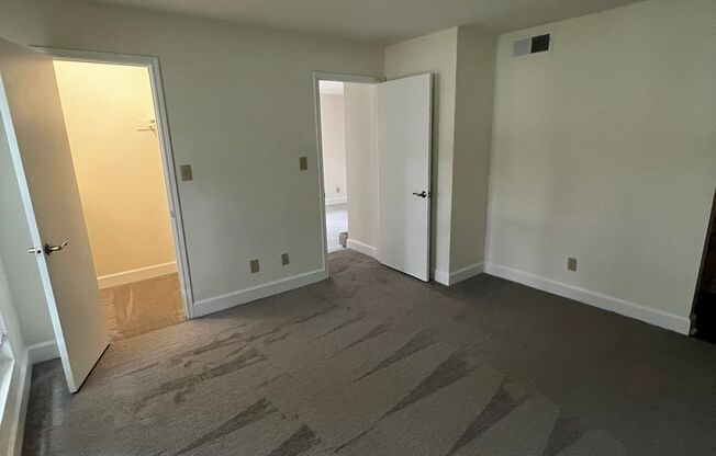 2 beds, 2 baths, 1,017 sqft, $1,900, Unit 1003 G #3B