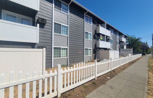 1 bed, 1 bath, $1,050, Unit 109