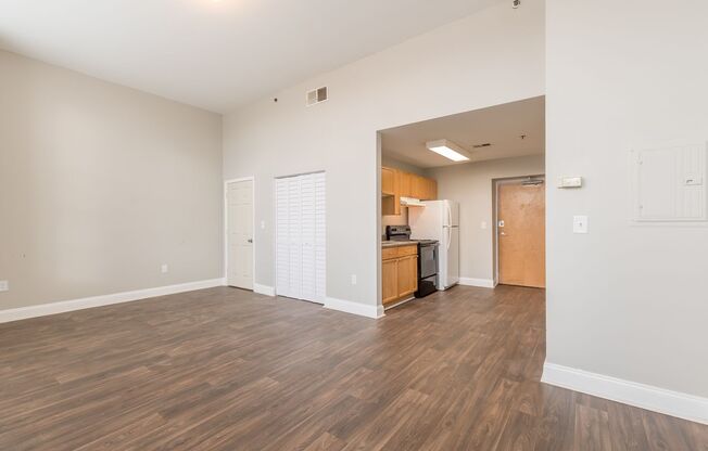 Studio, 1 bath, 549 sqft, $1,006, Unit A-101