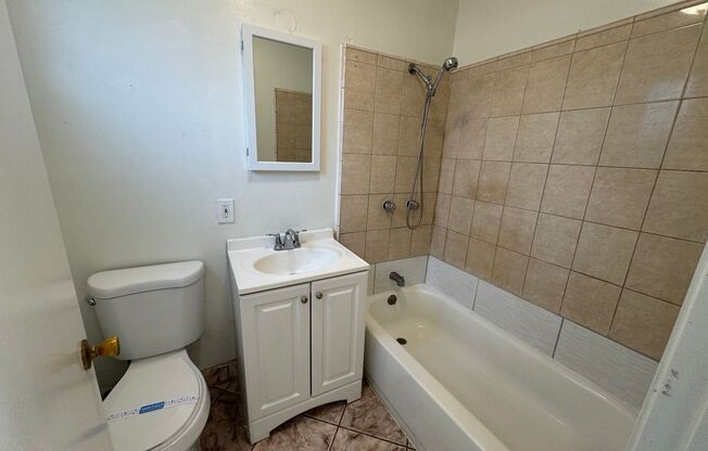 2 beds, 1 bath, $1,500, Unit C