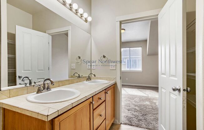 3 beds, 3.5 baths, $2,695