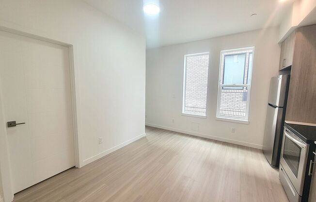 Studio, 1 bath, 326 sqft, $1,225, Unit 7