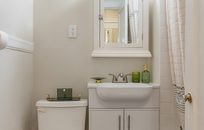 Studio, 1 bath, 376 sqft, $1,375, Unit 103