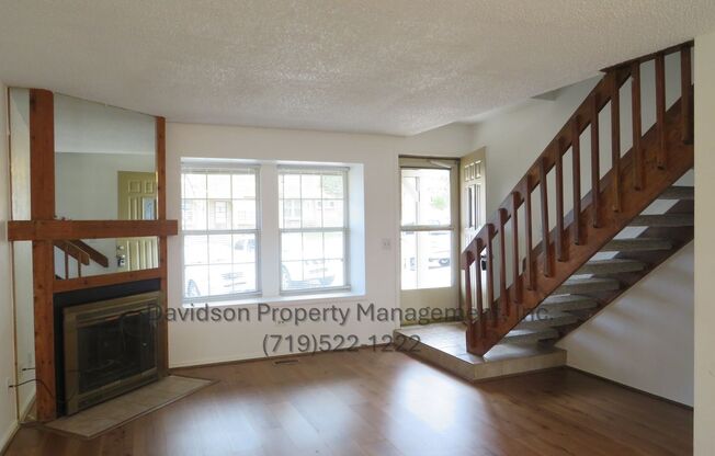 Cozy 2 Bedroom Condo in Rockrimmon
