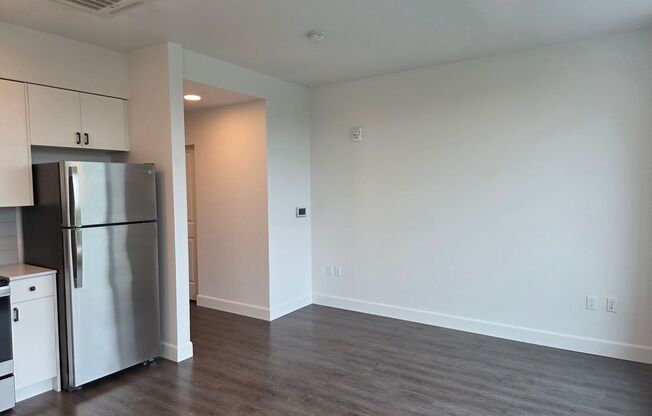 Studio, 1 bath, 327 sqft, $1,750, Unit 410-511