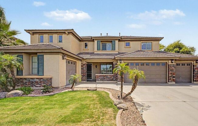 8425 W Northview Ave, Glendale - Gorgeous and well maintained 5 bedroom home