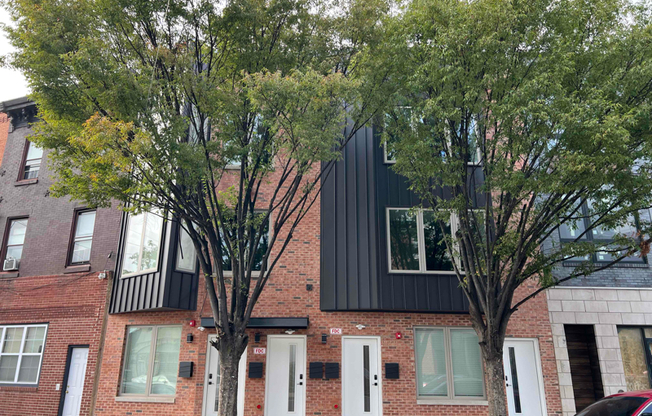 2556 FRANKFORD AVE