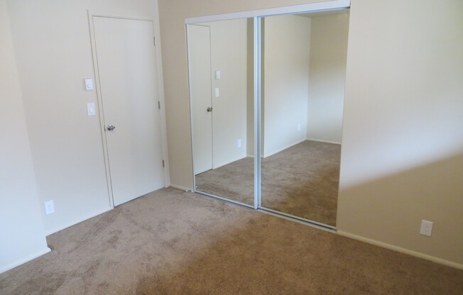 2 beds, 1 bath, 850 sqft, $1,395, Unit BEN 11 R