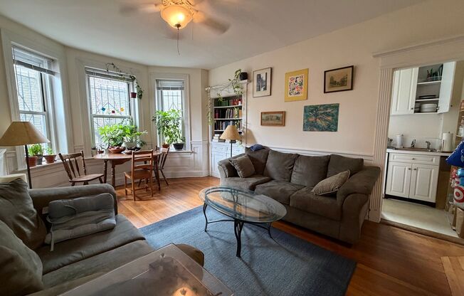 2 beds, 1 bath, 800 sqft, $3,350, Unit 3