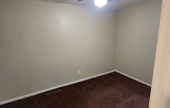 3 beds, 1 bath, $1,250