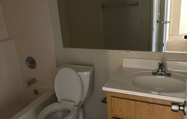 2 beds, 2 baths, 900 sqft, $2,200, Unit 52