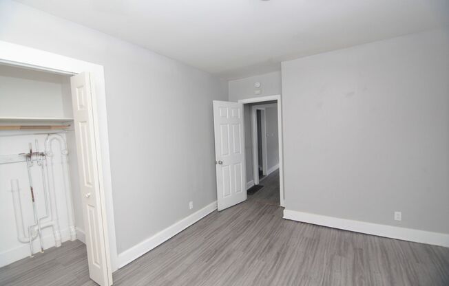 2 beds, 1 bath, $835