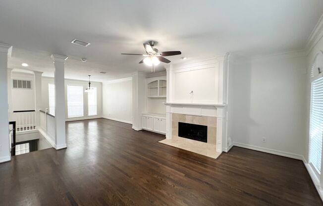 Stunning 4/3/2 Townhome in the Museum District !!!