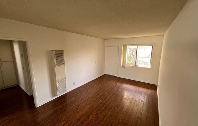 Sastre Apts &amp; House