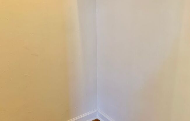 Studio, 1 bath, 300 sqft, $1,365, Unit 530-512