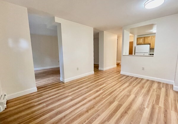 3 beds, 1 bath, 1,000 sqft, $4,500, Unit 1