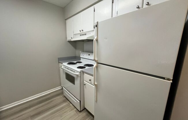 2 beds, 1 bath, 760 sqft, $1,150, Unit 12 SM