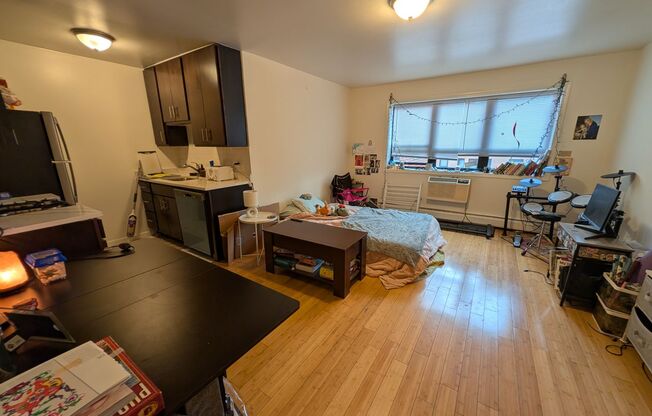 Studio, 1 bath, $1,395, Unit 1111H-408