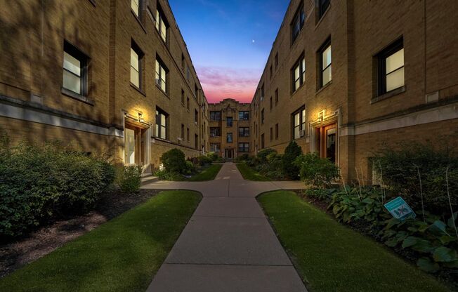 1 bed, 1 bath, 528 sqft, $1,795, Unit 2653-2E